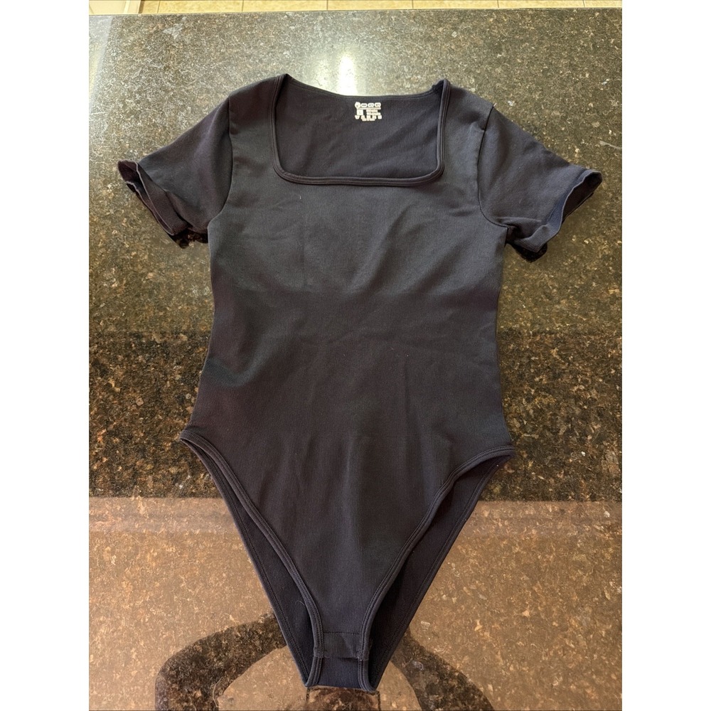 OQQ Women's Ribbed Bodysuit Black Compression Sz L Ribbed Sh Sleeve Square Neck